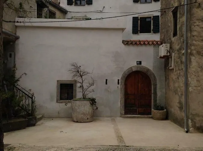 Cres Studio Till Apartment ツレス