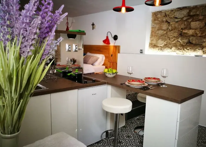 Cres Studio Till Apartment アパート ツレス